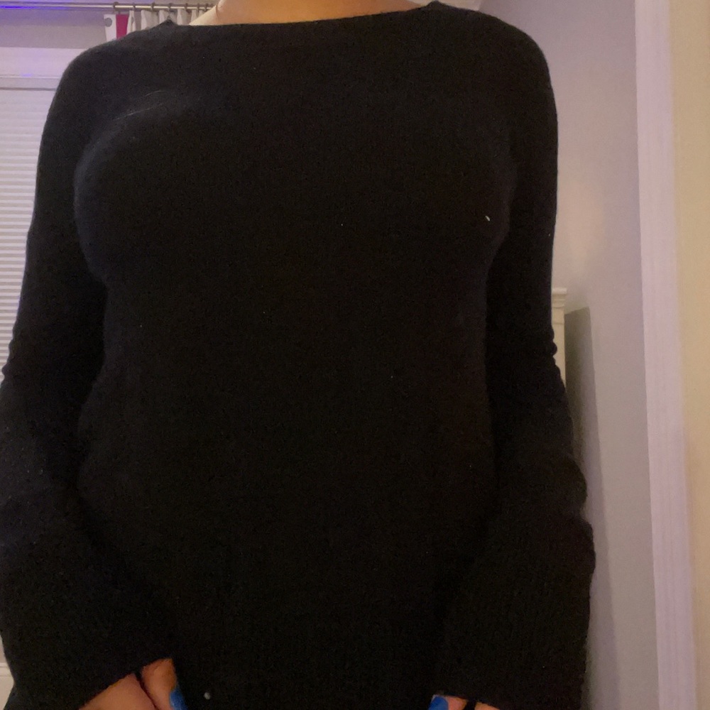 Black GAP sweater